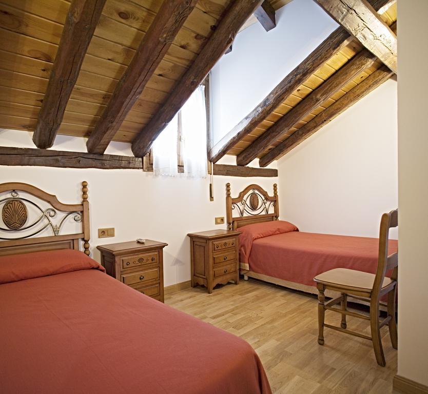 Apartamentos Casa Buisan Broto Rum bild