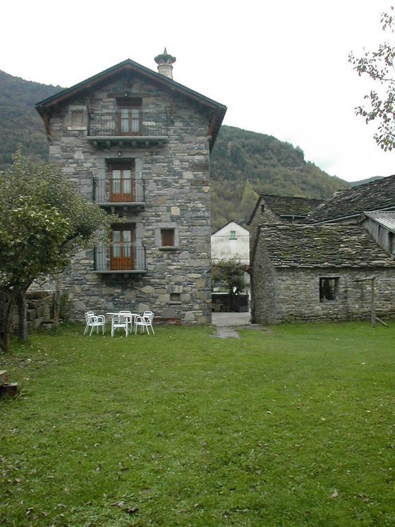 Apartamentos Casa Buisan Broto Exteriör bild